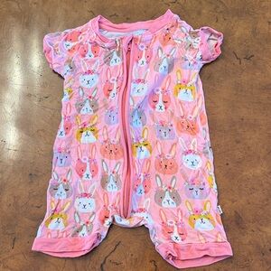 Little sleepies Pink Bunny Print Baby Romper shorty zippy 6-12 months